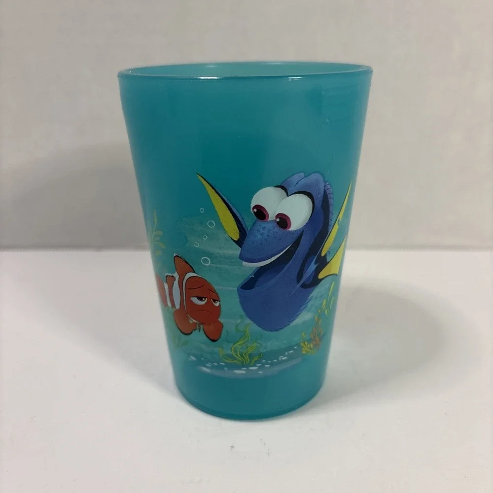 Disney Pixar Finding Dory Nemo Hank Blue Plastic Tumbler Cup Kids Reusable Drink